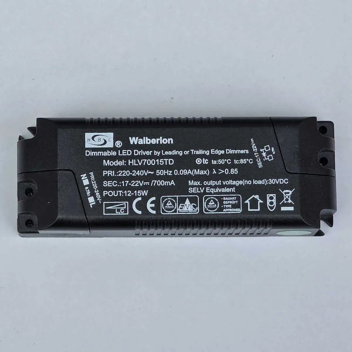 dimbare led driver HLV70015TD outp 17-22vdc 700ma 12-15w